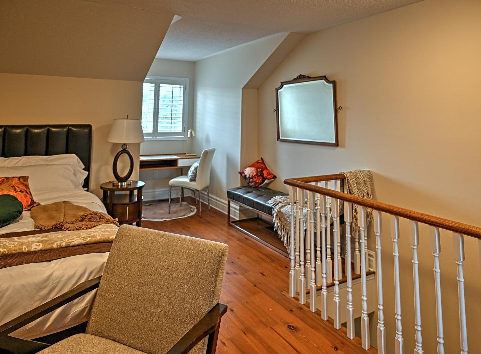 تورونتو Welcome Home! Acores Bed & Breakfast الغرفة الصورة