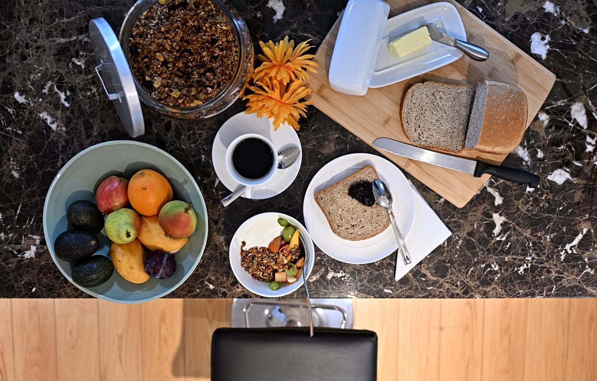 تورونتو Welcome Home! Acores Bed & Breakfast المظهر الخارجي الصورة