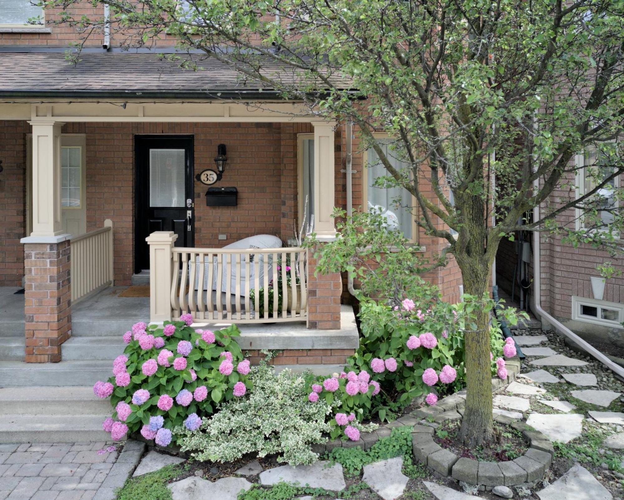 تورونتو Welcome Home! Acores Bed & Breakfast المظهر الخارجي الصورة